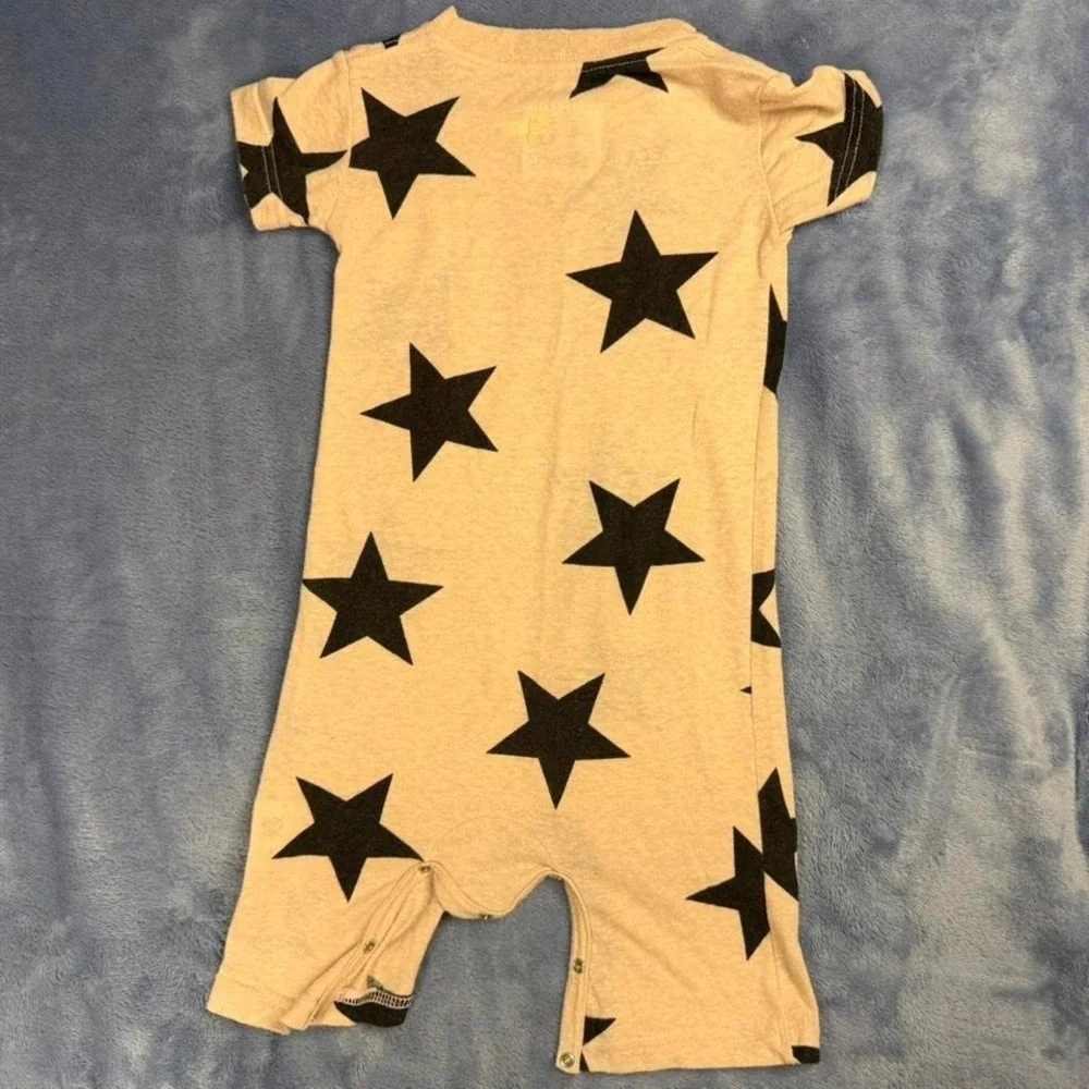 Nununu cream‎ star romper Size 6-12 months